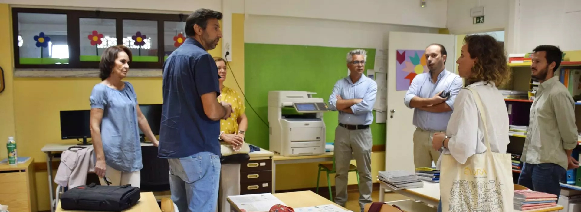 Câmara de Évora reforça equipamento informático em escolas