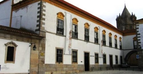 (Português) Biblioteca Pública de Évora