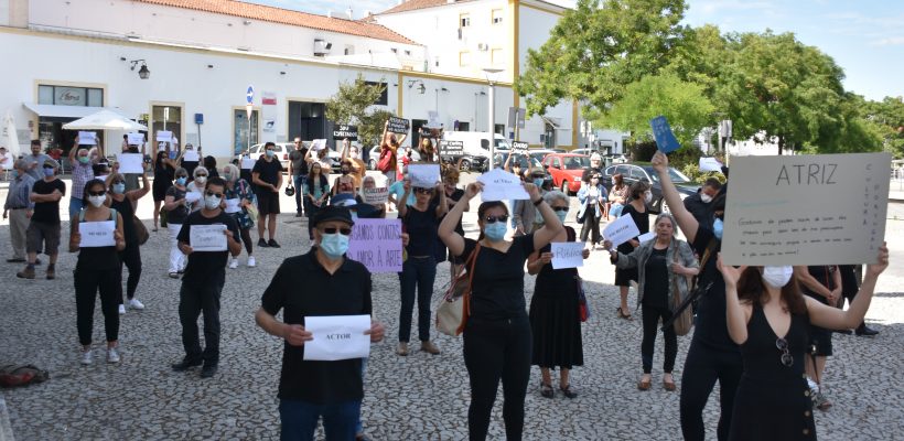 PresidentedaCmaradevoraeMinistradaCulturavisitaramobrasdereabilitaodoTeatroGarciadeResende_F_4_15...