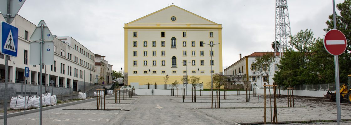 Novo Parque de Estacionamento do Teatro Garcia de Resende abre ao público a 17 de abril