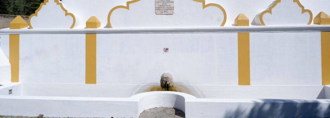 Valorização do património hidráulico: Fonte Nova pintada e restaurada