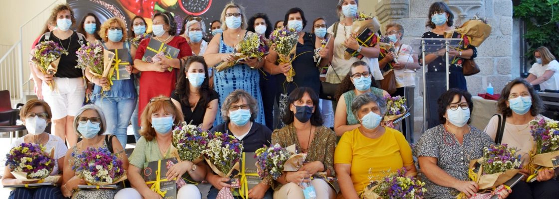 Revista “Temperar, Alourar e Mimar” valorizou as equipas de trabalho nos refeitórios escolar...