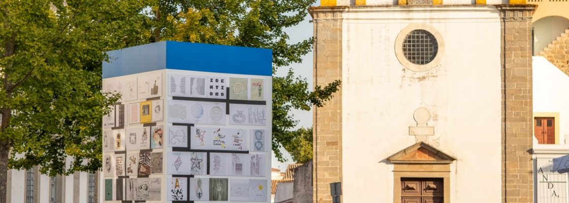 (Português) Mural de poesia visual e fotografia na Praça de Sertório é uma iniciativa da segu...
