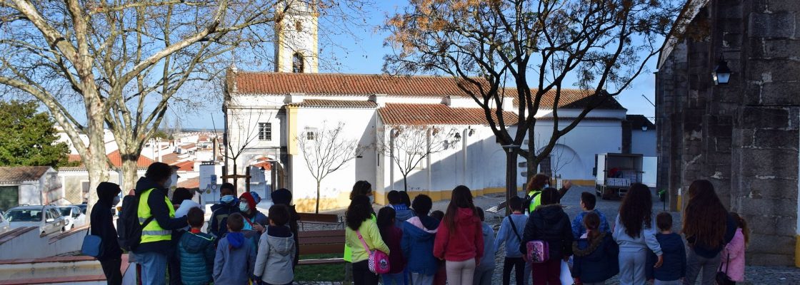 Alunos da EB Cruz da Picada mostraram o seu conhecimento sobre o Centro Histórico de Évora
