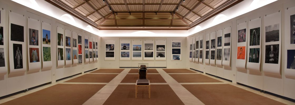 Exposição existencialista de José Manuel Rodrigues inaugurada no Centro Interpretativo de Évora