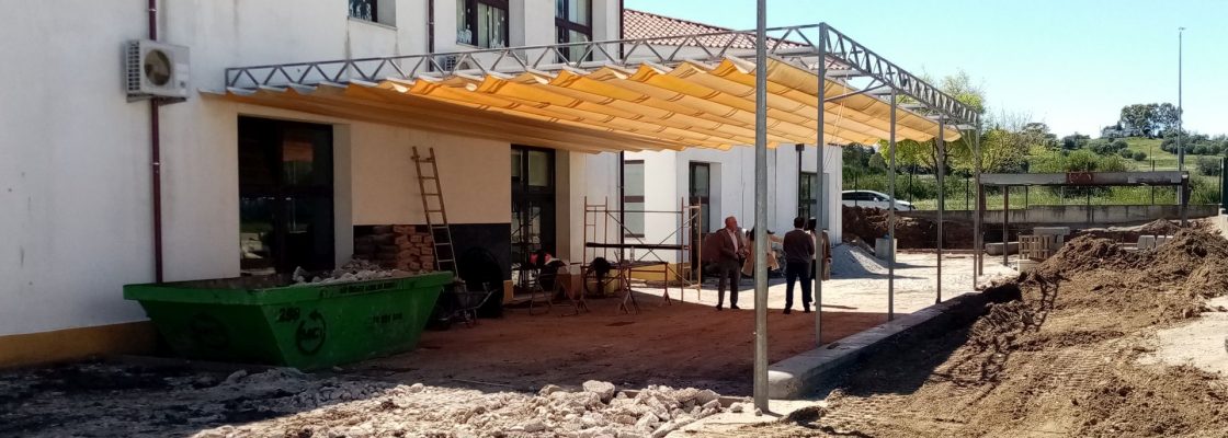 INICIADOS TRABALHOS DE REQUALIFICAÇÃO DO JARDIM DE INFÂNCIA DA ESCOLA MANUEL FERREIRA PATRÍCIO