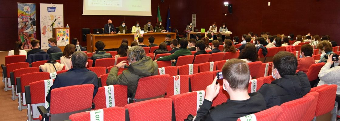 Sessão Distrital do Parlamento dos Jovens em Évora