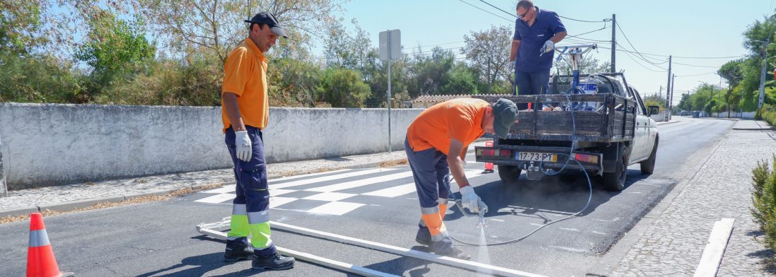 CÂMARA REFORÇA MEIOS PARA GARANTIR A MANUTENÇÃO REGULAR DA SINALIZAÇÃO HORIZONTAL