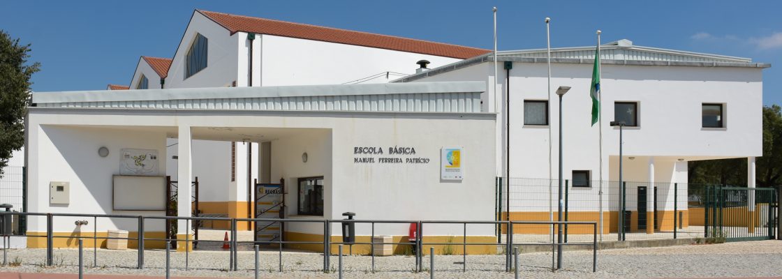 ESCOLA BÁSICA MANUEL FERREIRA PATRÍCIO COM PINTURA NOVA