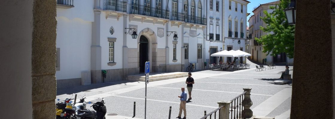 Principais assuntos tratados na reunião pública de Câmara de 27 de julho