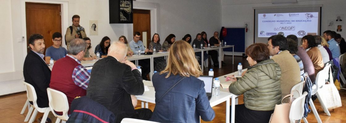 Conselho Municipal de Educação conheceu projetos e ações educativas em curso