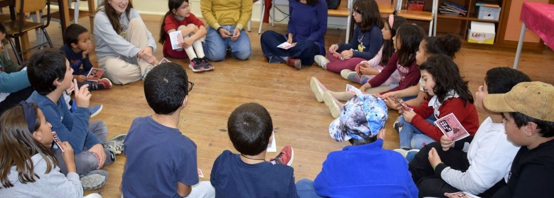 No âmbito das Atividades de Enriquecimento Curricular: Festival DESDOBRA-TE! levou dança e arte...