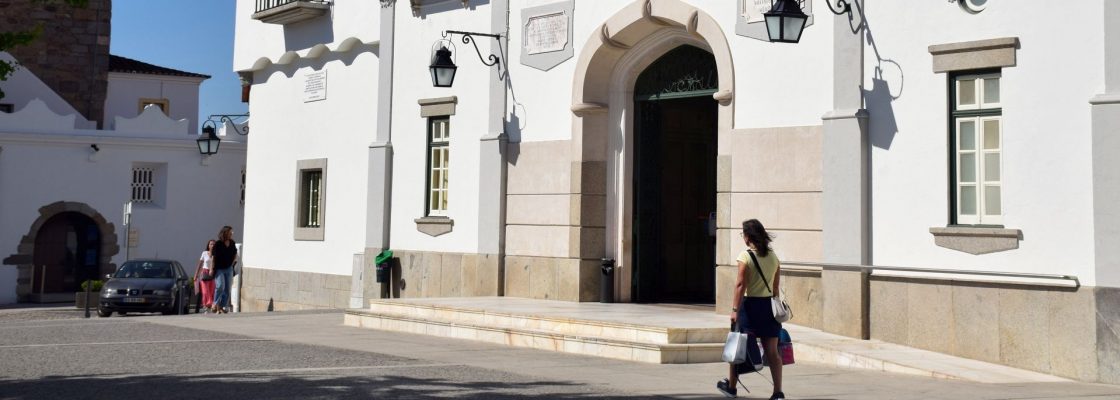 Câmara de Évora reúne no dia 14 de dezembro