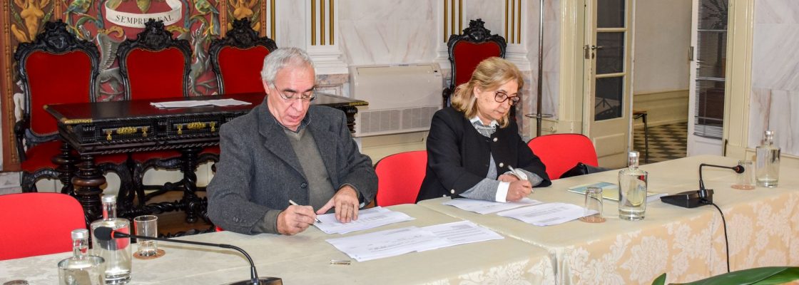FORMALIZADA TRANSFERÊNCIA DE COMPETÊNCIAS DA ADMINISTRAÇÃO REGIONAL DE SAÚDE (ARS) PARA A C...