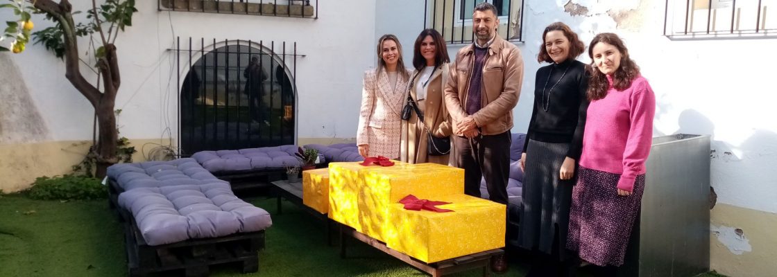 Câmara de Évora entrega recolha solidária à Associação Ser Mulher