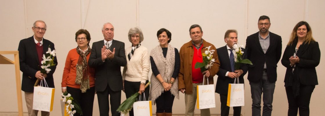 Cerimónia no Palácio D. Manuel, Câmara de Évora Homenageia Diretores Escolares Aposentados