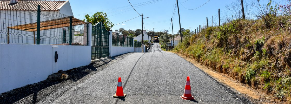 Reparação, consolidação estrutural e pavimentação EM FASE DE CONCLUSÃO OBRA NA RUA DO TELH...