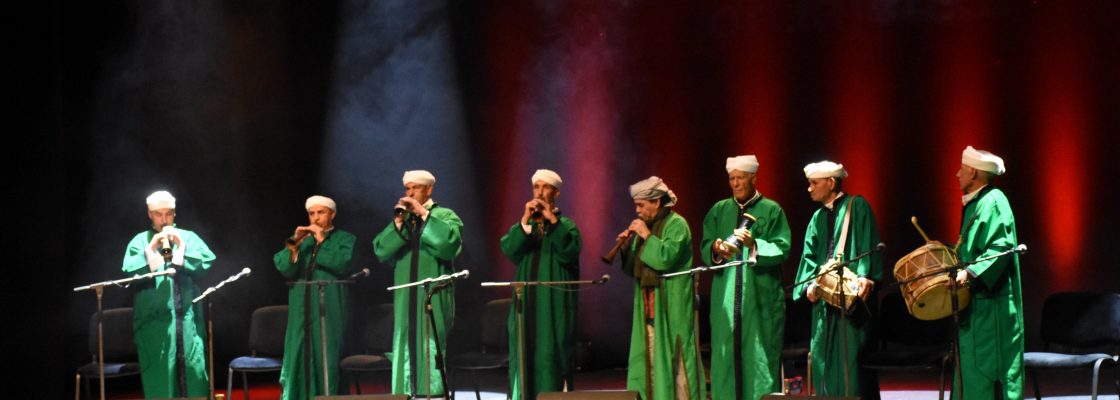 MASTER MUSICIANS OF JAJOUKA trouxeram sons quentes de Marrocos ao Imaterial