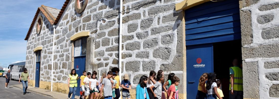 Alunos eborenses vão ao teatro na Associação Do Imaginário