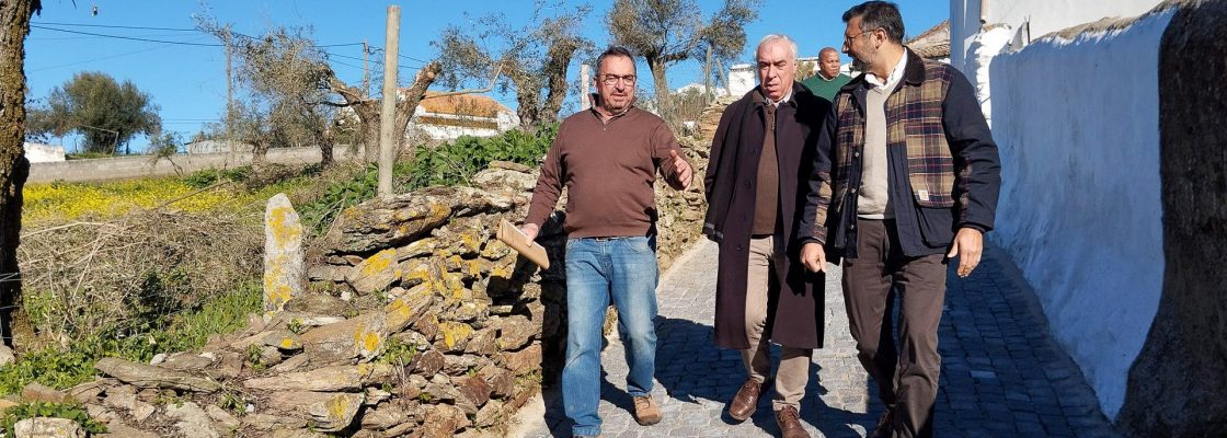 CÂMARA MUNICIPAL E JUNTA DE FREGUESIA DE N S MACHEDE COLABORAM PARA MELHORAR ARRUAMENTOS