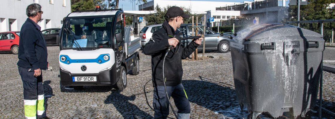 CÂMARA MUNICIPAL DE ÉVORA ADQUIRE NOVA VIATURA ELÉTRICA PARA LAVAGEM DE CONTENTORES