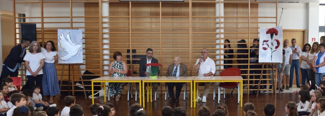 Lançamento de livro de Galopim de Carvalho na Escola EB Galopim de Carvalho