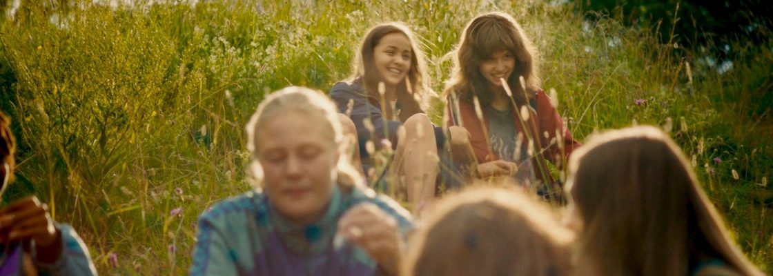 Arquivado: O PARAÍSO QUEIMA, um filme de Mika Gustafson