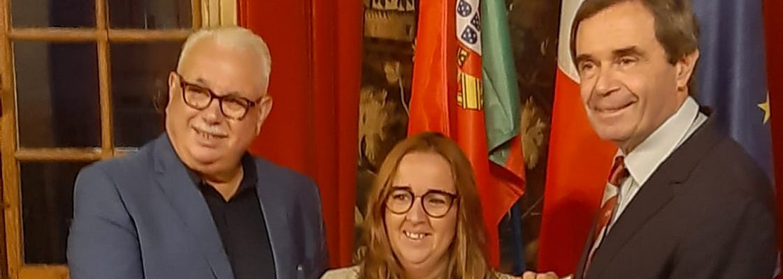 MUNICÍPIOS DE ÉVORA E DE CHARTRES REFORÇAM GEMINAÇÃO