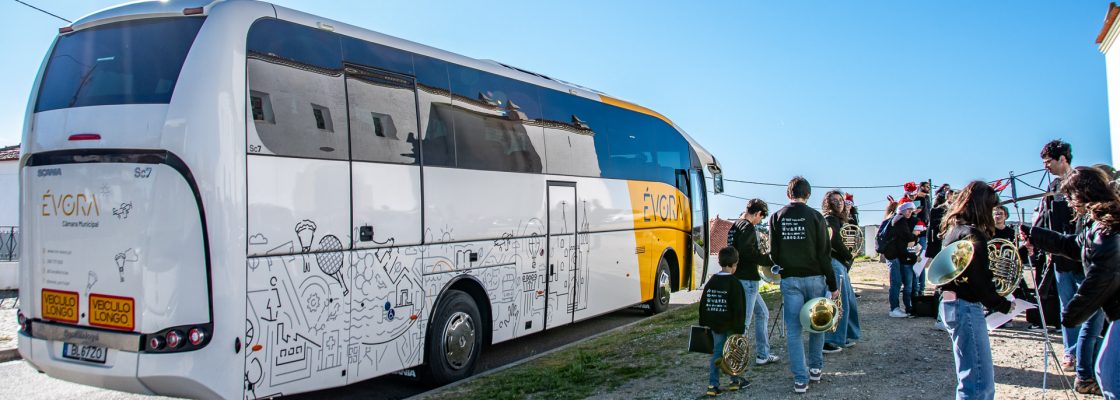 CÂMARA ADQUIRIU MAIS UM AUTOCARRO DE PASSAGEIROS
