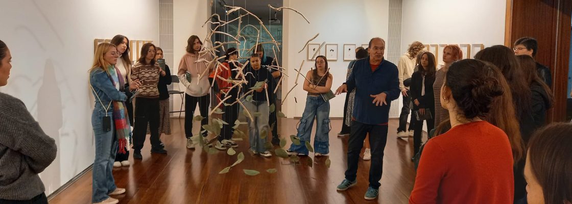 Arquivado: Apanhados do clima | Visita-jogo na exposição Abrigo de combatentes