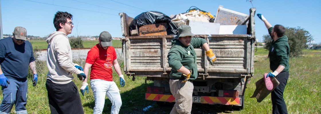 No âmbito do “Março, Mês da Juventude” JOVENS MOBILIZAM-SE EM AÇÕES DE VOLUNTARIADO PARA...