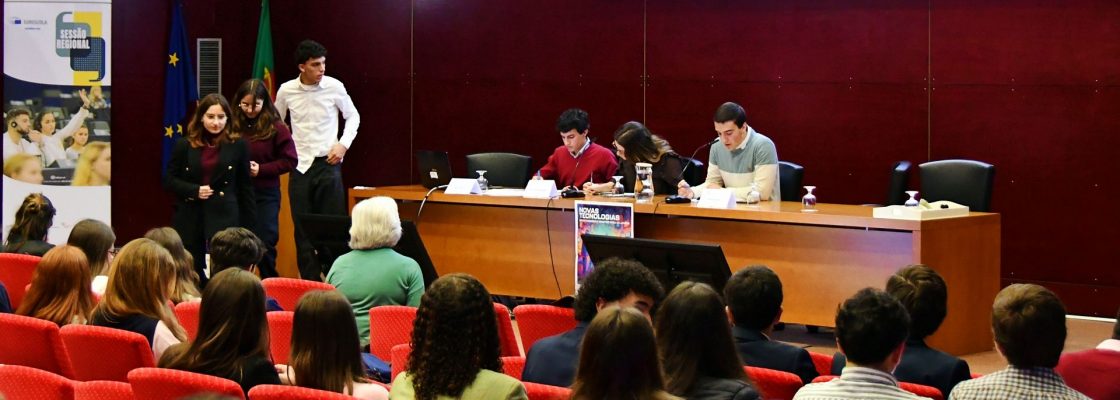 Parlamento dos Jovens do Secundário está a decorrer em Évora