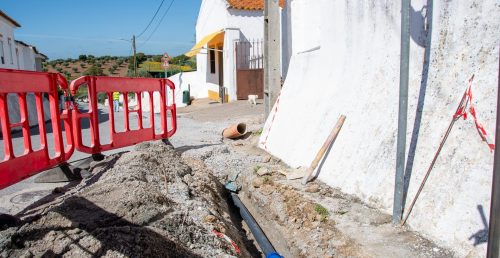 CÂMARA RENOVA CONDUTAS E RAMAIS DE ÁGUA EM PARTE DA REDE DE Nª SRª DE MACHEDE