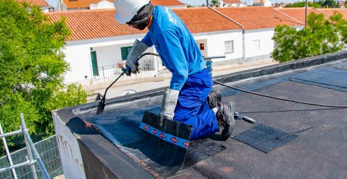 IMPERMEABILIZAÇÃO DA COBERTURA DO EDIFÍCIO DA EXTENSÃO DE SAÚDE DA AZARUJA