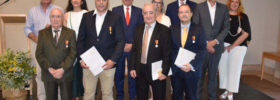 Cidadãos e instituições eborenses homenageados com Medalhas de Mérito Municipal no Dia da Cidade