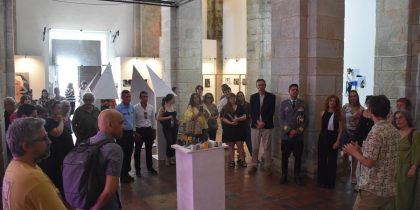 Exposição ‘Três Vértices’ mostra trabalhos dos alunos finalistas da licenciatura em Artes Plásticas e Multimédia da Universidade de Évora