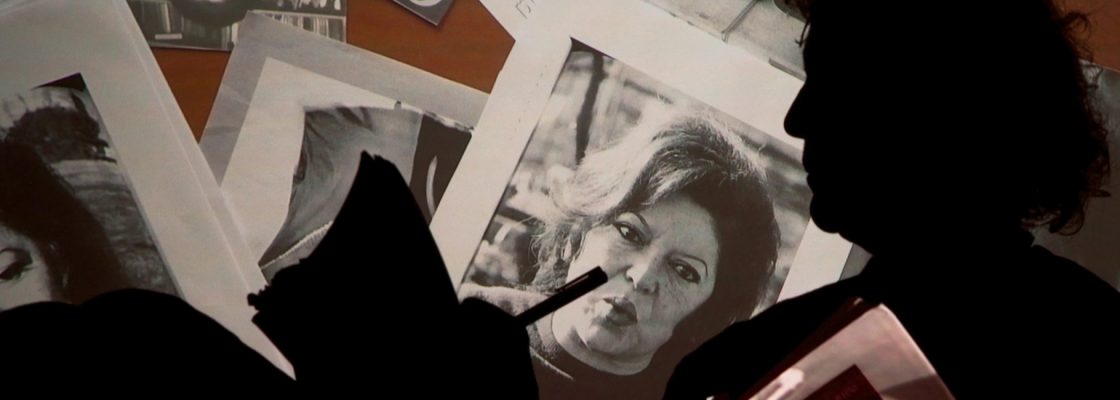 (Português) A MULHER QUE MORREU DE PÉ, um filme de Rosa Coutinho Cabral