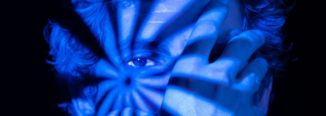 Archived: (Português) Performance DELONGA NOITE | Um ato de espera