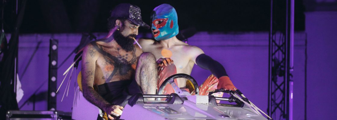 (Português) “Eu quero é andar de carrinhos de choque” pelo Instituto Nacional de Ar...