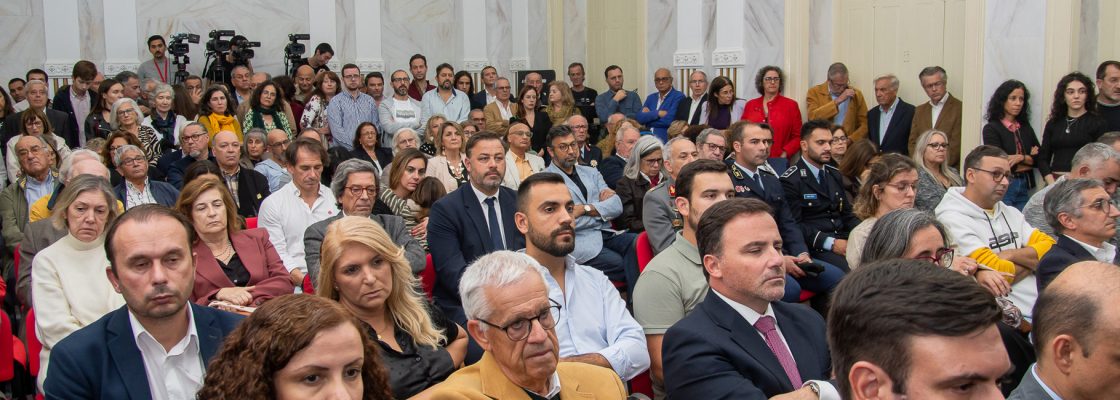 (Português) Cerimónia de tomada de posse do novo presidente da Câmara Municipal de Évora, Car...
