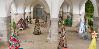 Exposição “Árvores de Natal Recicladas” já nas Arcadas do Palácio de D. Manuel