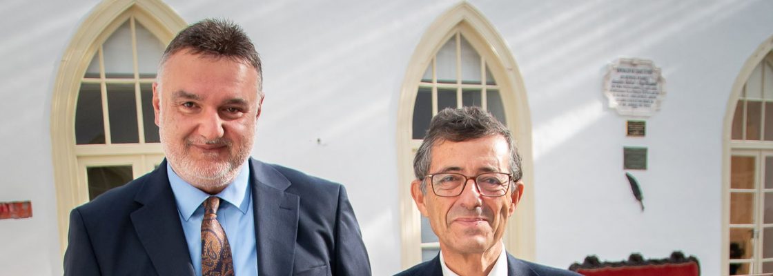 Presidente da Câmara Municipal de Évora recebeu o Embaixador da República de Chipre