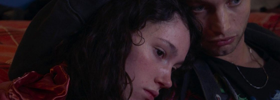 DEVORAR A NOITE, um filme de Caroline Poggi & Jonathan Vinel