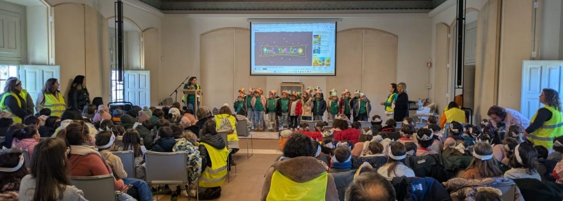 Certificados do concurso “Árvores de Natal Recicladas 2025” já entregues