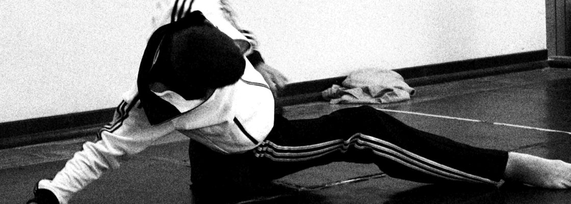 (Português) Workshop de Dança Contemporânea