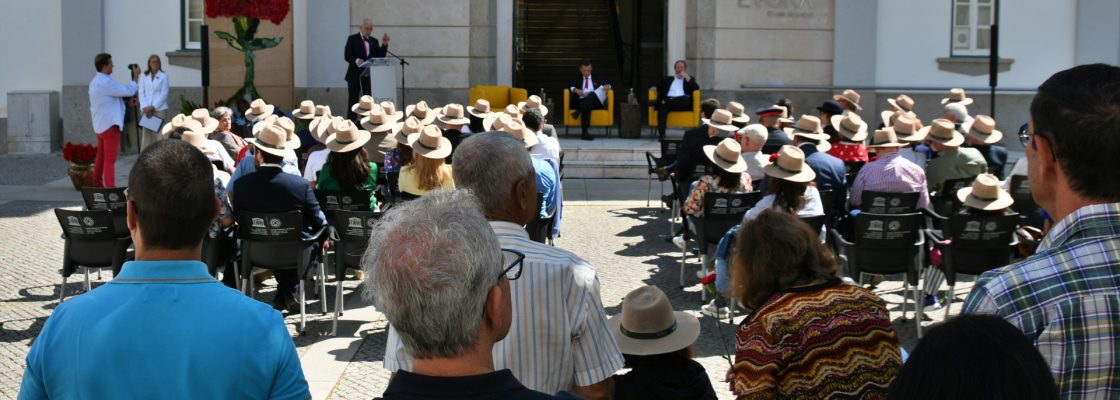 (Português) Sessão solene assinalou em Évora os 50 Anos das Primeiras Eleições Autárquicas ...