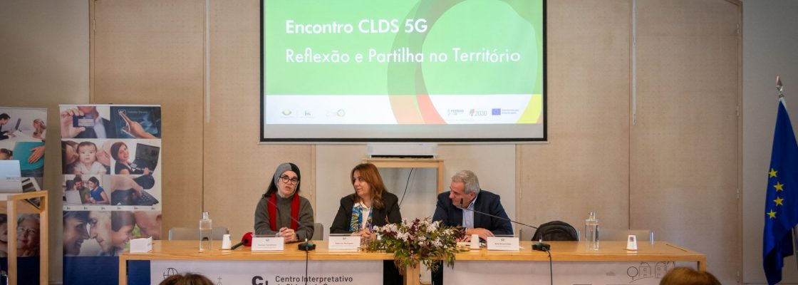 Vereadora da Câmara Municipal de Évora, Carmen Carvalheira, marcou presença na sessão de aber...