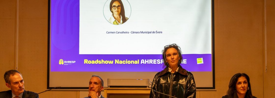 No Palácio D. Manuel, Vereadora Carmen Carvalheira marcou presença na sessão de abertura de in...