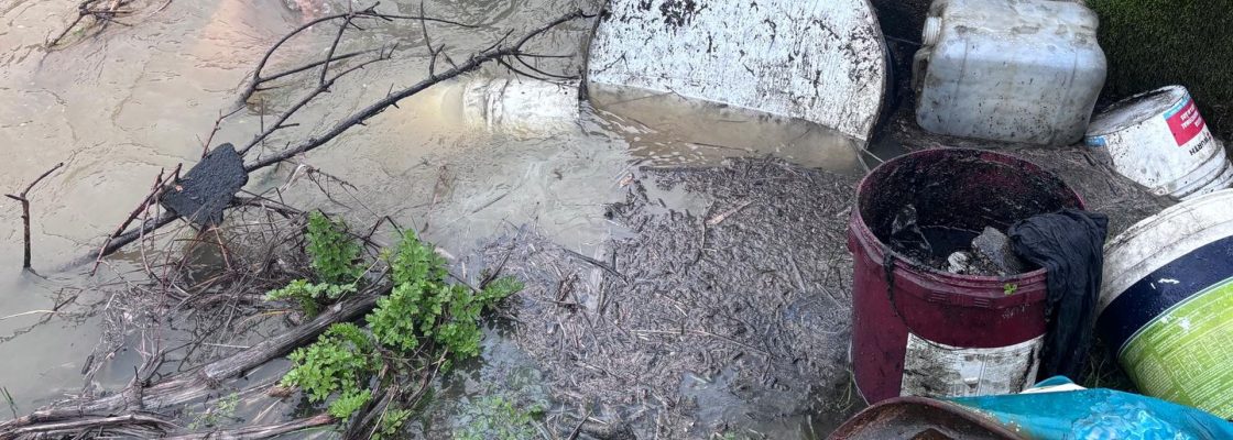 Abandono de Resíduos Perigosos na Via Pública