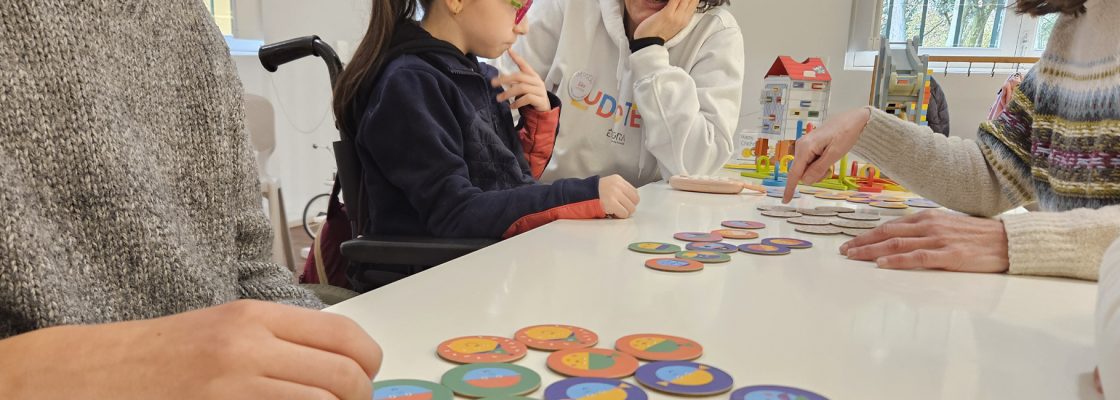 Ludoteca Amiga do Cuidador | Ação inclusiva para apoiar famílias com crianças e jovens
